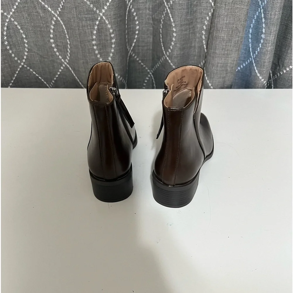 Journee Collection Cappri Dark Brown Vegan Leather Square Toe Ankle Booties 7.5‎